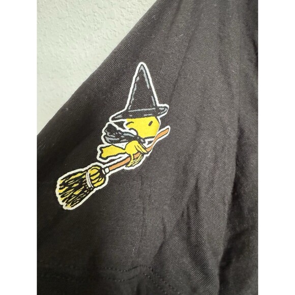 Peanuts‎ Junior Womens Black Snoopy & Charlie Brown Halloween Tee Shirt - Picture 3 of 4